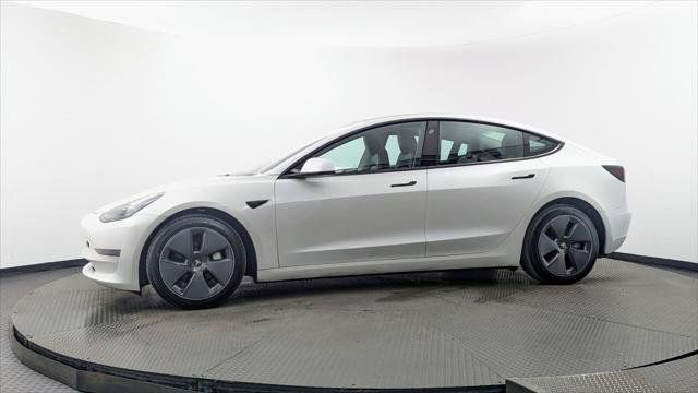 Used 2023 Tesla Model 3 Standard Range RWD image 3