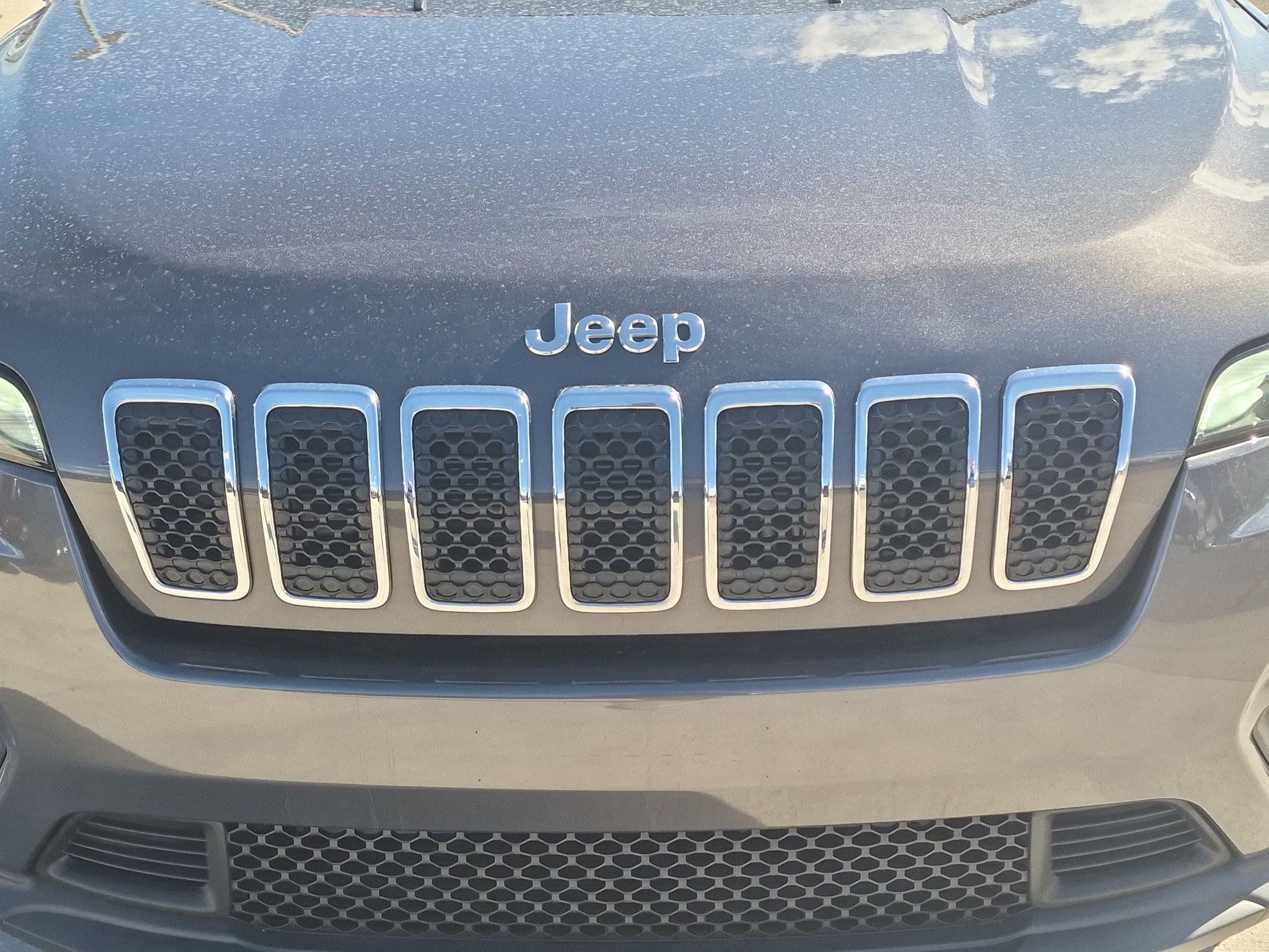 Used 2019 Jeep Cherokee Latitude Plus w/ Comfort/Convenience Group AWD/4WD image 10
