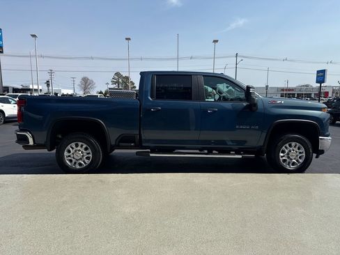 Used 2025 Chevrolet Silverado 2500 LT w/ Safety Package AWD/4WD image 7