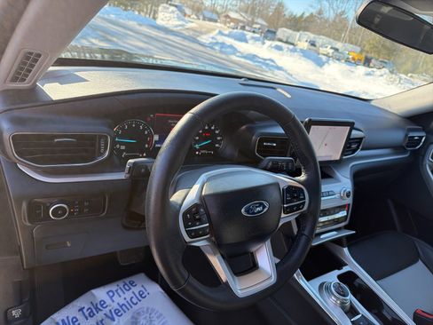 Used 2023 Ford Explorer XLT w/ Equipment Group 202A image 22