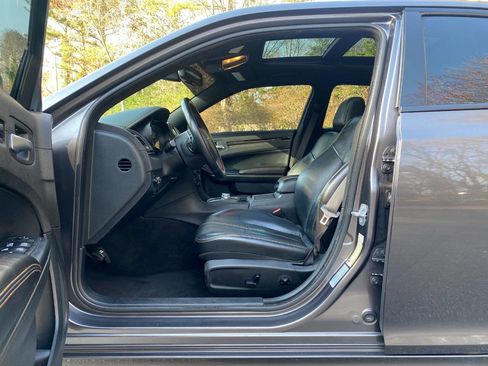 Used 2016 Chrysler 300 S w/ 300S Premium Group image 15