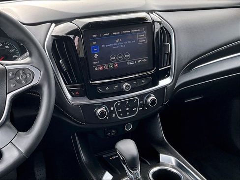 Used 2023 Chevrolet Traverse LT w/ LT Premium Package AWD/4WD image 9