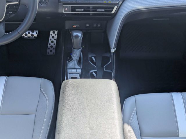 Used 2025 Toyota Camry SE FWD image 18