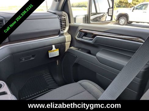 New 2026 GMC Sierra 2500 SLE w/ Preferred Package image 17