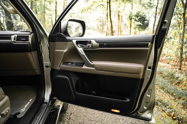 Used 2020 Lexus GX 460 Luxury w/ Luxury Sport Package AWD/4WD image 49