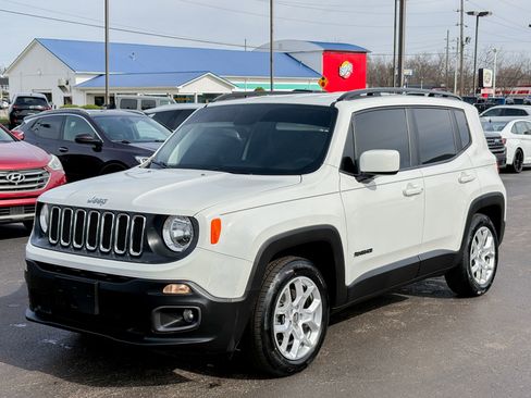 Used 2018 Jeep Renegade Latitude image 12