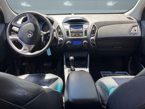 Used 2012 Hyundai Tucson Limited FWD image 8