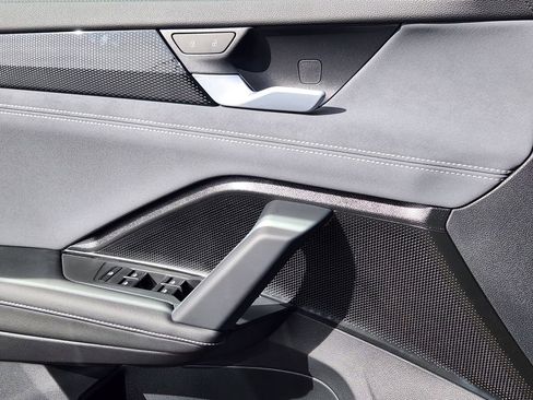 New 2026 Volkswagen Tiguan SE R-Line image 13