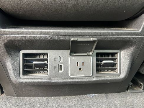 Used 2026 GMC Sierra 1500 SLT AWD/4WD image 29