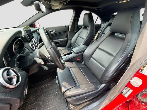 Used 2018 Mercedes-Benz CLA 250 4MATIC image 22