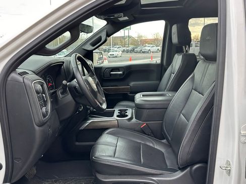 Used 2022 Chevrolet Silverado 1500 High Country w/ Technology Package image 11