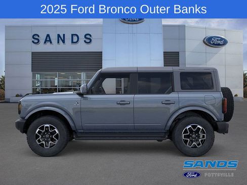 New 2025 Ford Bronco Outer Banks image 3