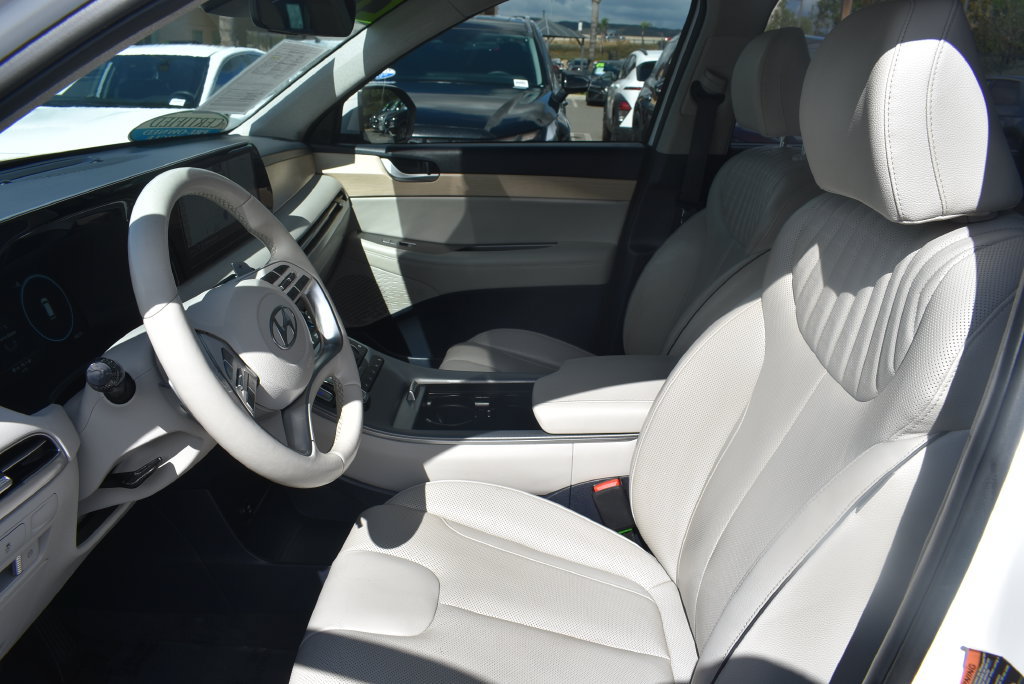 Certified 2023 Hyundai Palisade Limited FWD image 18