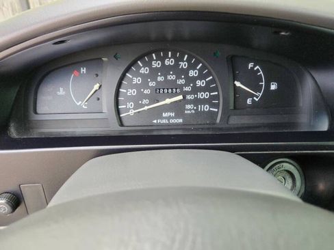 Used 2002 Toyota Tacoma 2WD Regular Cab w/ Enhancement Pkg image 20