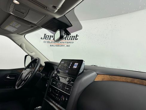 Used 2024 Nissan Armada SL w/ Captain's Chairs Package image 35