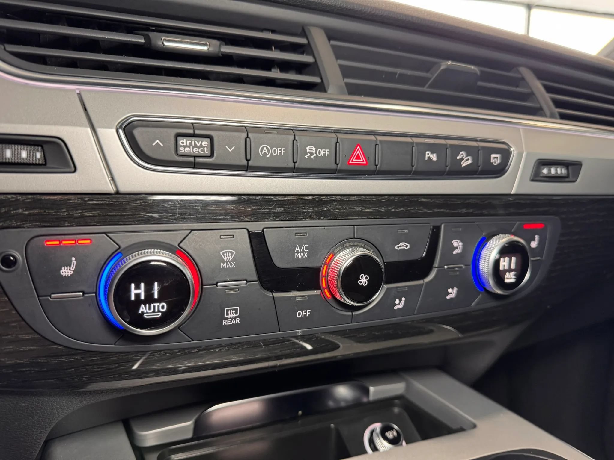 Used 2018 Audi Q7 2.0T Premium Plus w/ Premium Plus Package AWD/4WD image 33