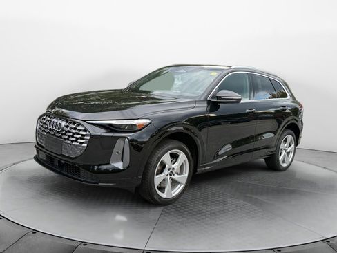 New 2025 Audi Q5 Premium Plus image 2