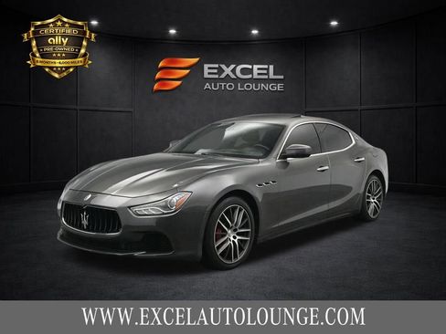Used 2017 Maserati Ghibli Base image 1