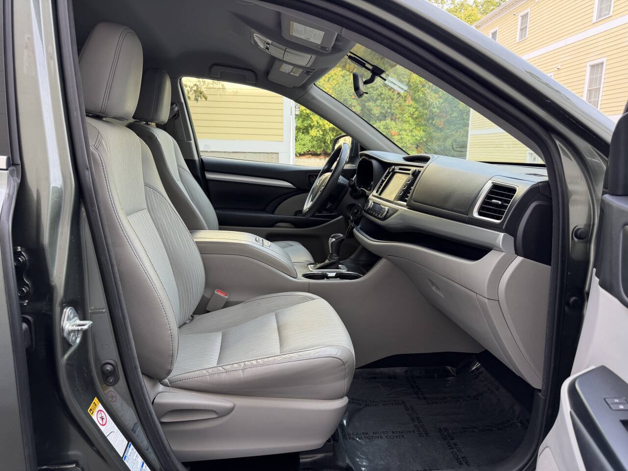 Used 2016 Toyota Highlander Plus AWD/4WD image 14