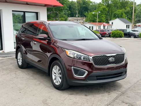 Used 2018 Kia Sorento FWD image 8