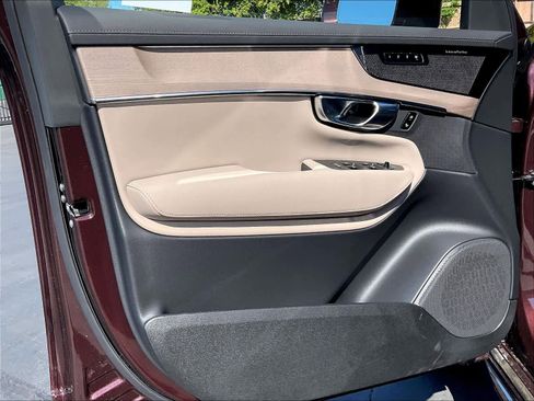 New 2026 Volvo XC90 T8 Plus w/ Protection Package Premier image 24
