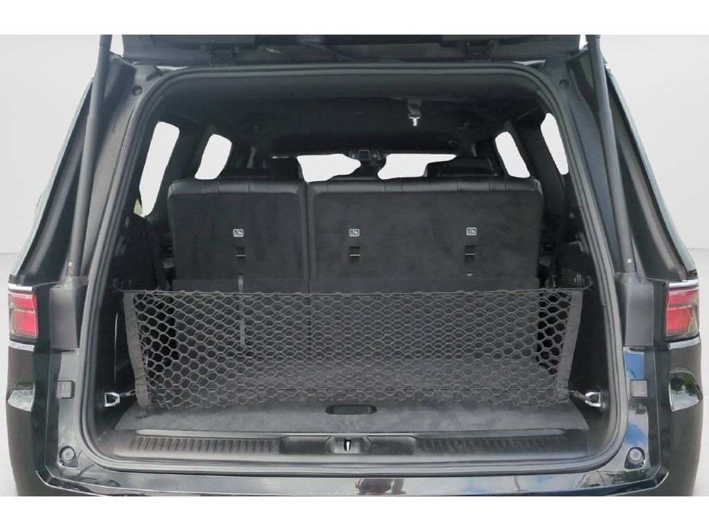 Used 2023 Jeep Wagoneer Series II AWD/4WD image 9