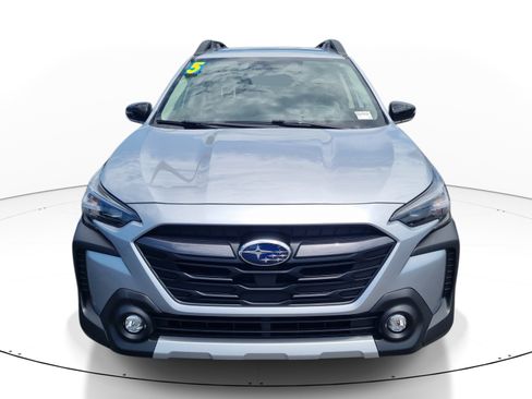 Used 2025 Subaru Outback Limited AWD/4WD image 2