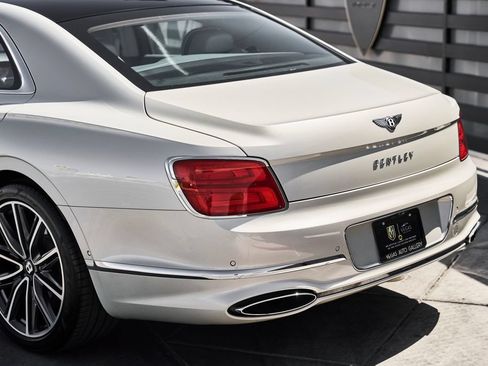 Used 2022 Bentley Flying Spur W12 AWD/4WD image 10