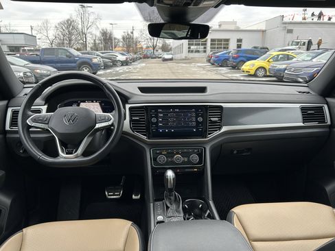 Certified 2023 Volkswagen Atlas Cross Sport SEL R-Line image 9