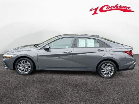 Used 2024 Hyundai Elantra SEL FWD image 10