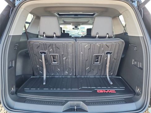 Used 2023 GMC Acadia AT4 w/ Technology Package image 11
