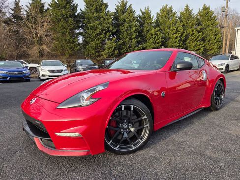 Used 2017 Nissan 370Z NISMO image 1