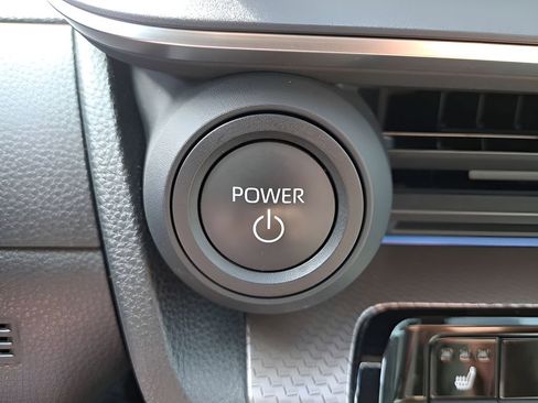 Used 2023 Toyota Prius XLE image 28