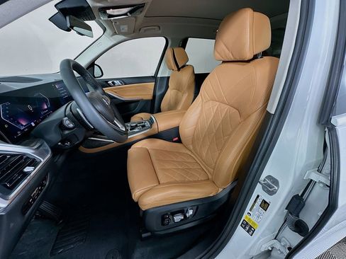 Certified 2023 BMW X7 xDrive40i w/ Premium Package image 17