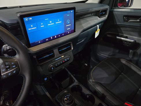 New 2025 Ford Maverick Lobo image 25