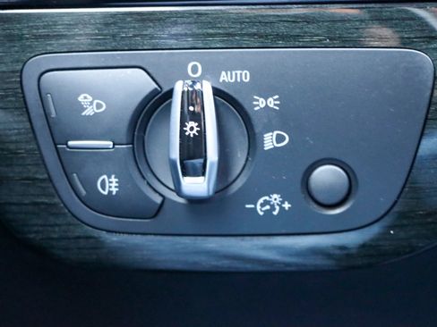 Used 2017 Audi Q7 3.0T Premium Plus w/ Premium Plus Package image 39