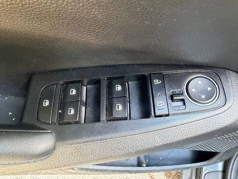 Used 2021 Kia Seltos S AWD/4WD image 11