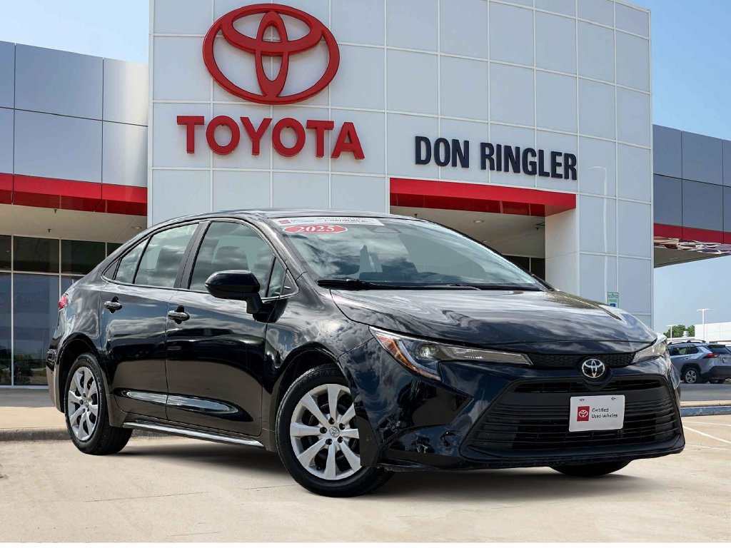 Certified 2025 Toyota Corolla LE FWD image 1