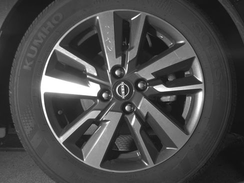 Used 2025 Nissan Versa SV image 13