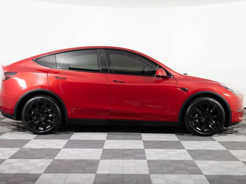 Used 2023 Tesla Model Y Long Range AWD/4WD image 9