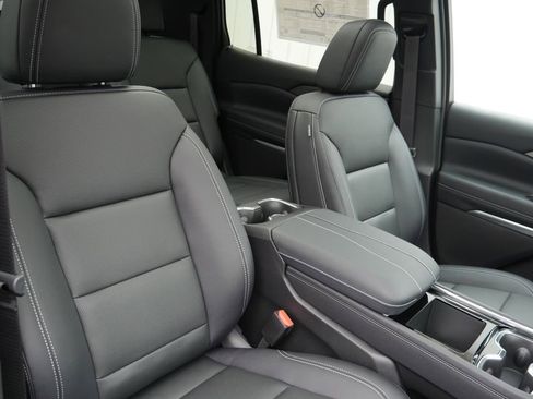 New 2026 Chevrolet Traverse LT image 23