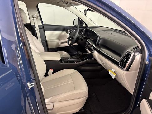New 2026 Kia Sorento S w/ S Panoramic Sunroof Package FWD image 15