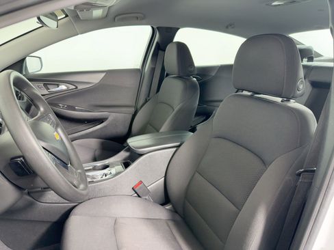 Used 2023 Chevrolet Malibu LT image 4