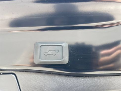 Used 2025 Toyota RAV4 XLE Premium FWD image 17