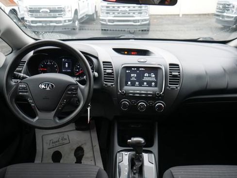 Used 2018 Kia Forte LX w/ LX Popular Package image 4