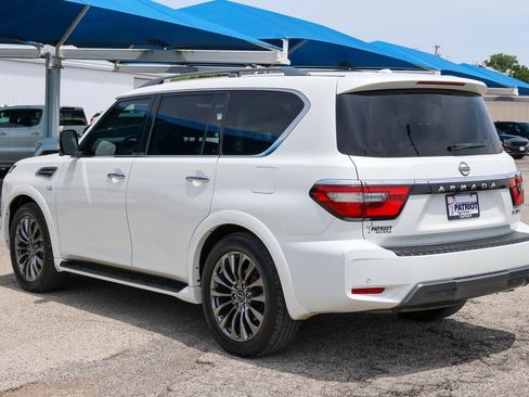 Used 2021 Nissan Armada Platinum w/ Captain's Chairs Package RWD image 3
