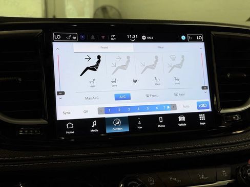 Used 2025 Chrysler Pacifica Limited FWD image 51