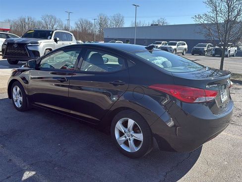 Used 2013 Hyundai Elantra GLS w/ Preferred Pkg image 3