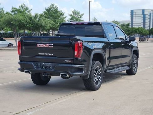 Used 2024 GMC Sierra 1500 AT4 w/ Technology Package AWD/4WD image 3