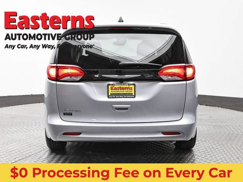 Used 2023 Chrysler Voyager LX FWD image 6